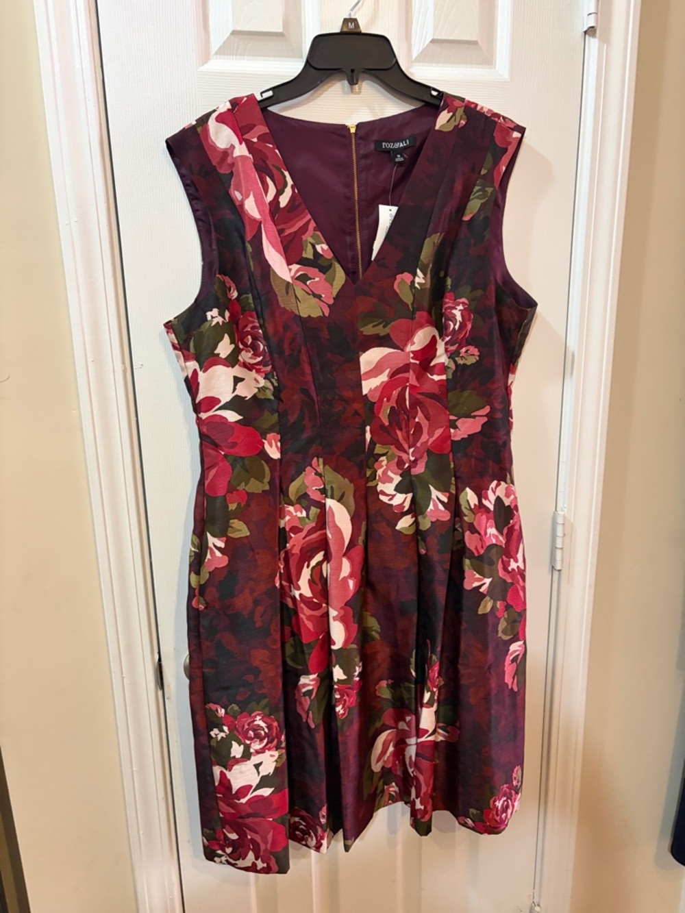 Roz & Ali Burgundy Floral V-Neck Midi Dress